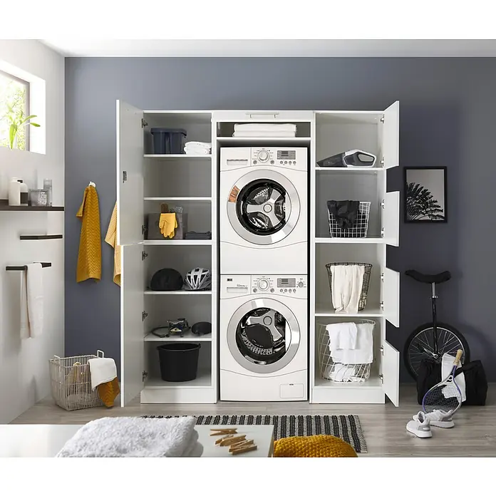 Respekta Waschmaschinenschrank Clara - L x B: 67,6 x 167,4 cm, Weiß, Mit 2 x Waschmaschinenschrank, Wäscheschrank & Hochschrank - Waschmaschine und Trockner sind in einem Schrank untergebracht. Der Schrank hat Regale für Wäsche und andere Gegenstände.