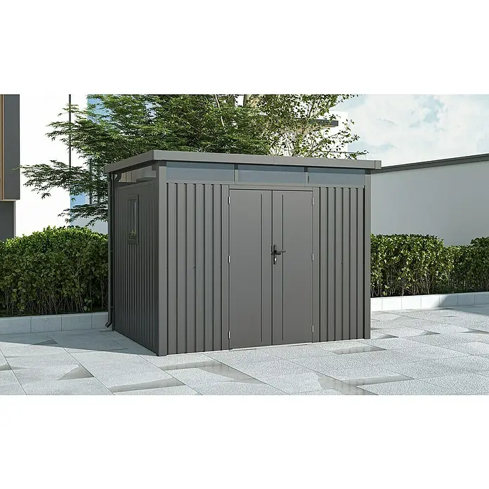 Gardol Gerätehaus Cubus Max - Außenmaß inkl. Dachüberstand (B x T): 294 x 230 cm, Stahl, Schwarz - Ein geräumiger, grauer Geräteschuppen mit Doppeltür und kleinem Fenster, ideal zur Aufbewahrung von Gartengeräten und Werkzeugen.