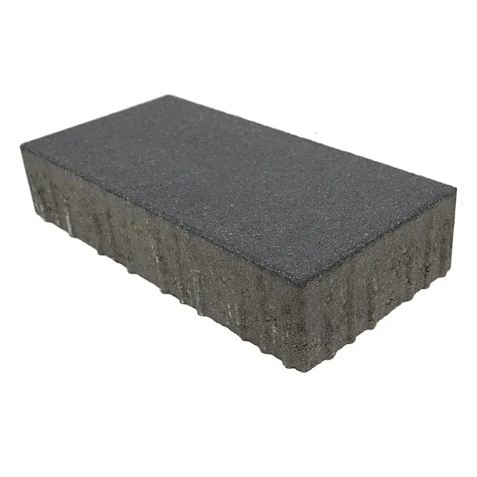 Christoph Pflasterstein - Kristall-Anthrazit, 40 x 20 x 6 cm, Rechteck - Nahaufnahme eines einzelnen grauen Pflastersteins, der die Textur und Farbe des Baumaterials hervorhebt.