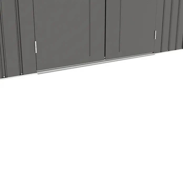 Gardol Gerätehaus Style Max - Außenmaß inkl. Dachüberstand (B x T): 289 x 253 cm, Stahl, Schwarz - Nahaufnahme einer grauen Metallschranktür mit einem silbernen Metallstreifen am unteren Rand.