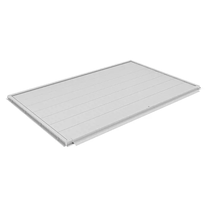 Gardol Bodenplatte Prime - Passend für: Gardol Geräteschrank Prime - Das Bild zeigt eine weiße, rechteckige Abdeckung mit geriffelter Oberfläche und einem umlaufenden Rahmen, ideal für verschiedene Anwendungen.