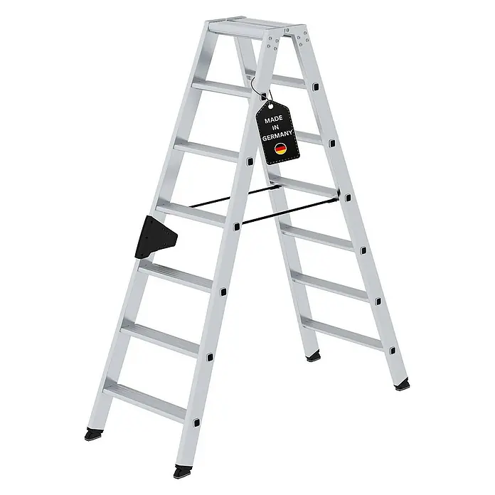 Proregal Doppel-Stehleiter beidseitig begehbar - Anzahl Tritte: 14 Stk., Arbeitshöhe: 3.150 mm, Belastbarkeit: 150 kg, Aluminium - Silberne Aluminium-Klappleiter mit schwarzem 'Made in Germany'-Etikett.