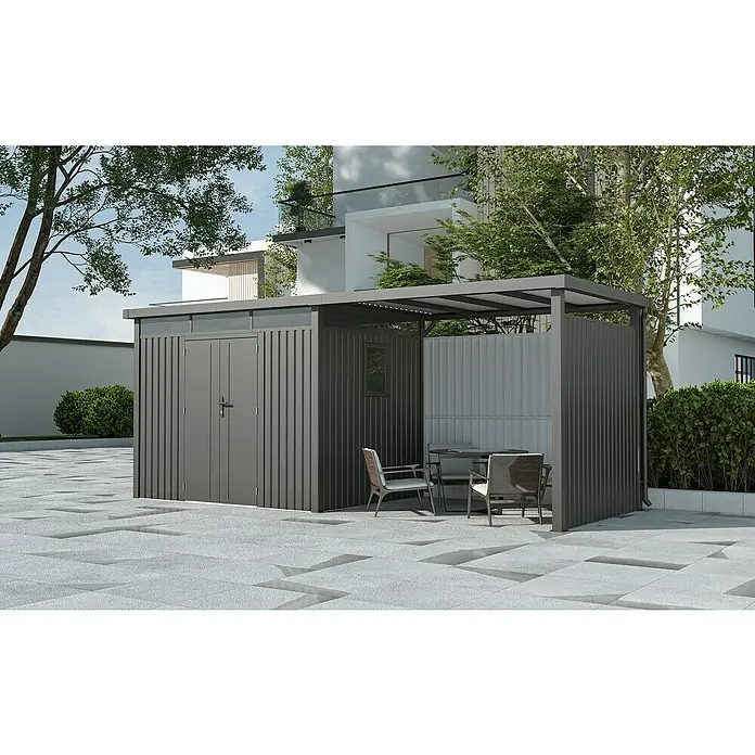 Gardol Rück- & Seitenwand Cubus - Höhe: 190 cm, Passend für: Gardol Gerätehaus-Anbau Cubus & Cubus Max - Abbildung eines Gartenhauses mit Unterstand und Sitzgelegenheit im Freien. Das Gartenhaus bietet Stauraum und der Unterstand einen Platz zum Entspannen.