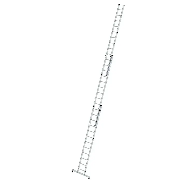 Proregal Schiebeleiter 3-teilig - Anzahl Tritte: 42 Stk., Arbeitshöhe: 10.800 mm, Belastbarkeit: 150 kg, Aluminium - Silberne, ausziehbare Aluminiumleiter, voll ausgefahren.