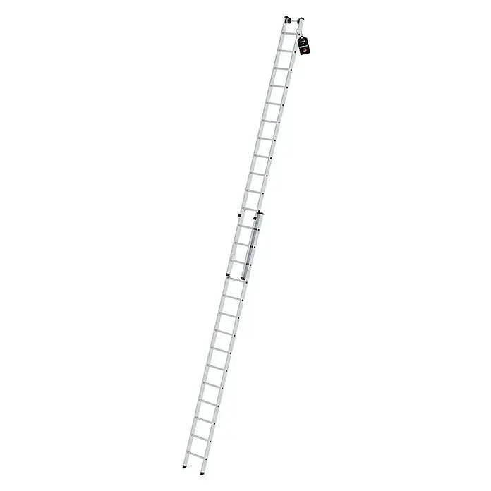 Proregal Schiebeleiter 2-teilig - Anzahl Tritte: 28 Stk., Arbeitshöhe: 8.300 mm, Belastbarkeit: 150 kg, Aluminium - Silberne Aluminium-Ausziehleiter, teilweise ausgefahren, mit „Made in Germany“ Etikett.