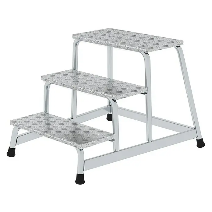 Proregal Treppenpodest Arbeitspodest starr mit 3 Stufen - Anzahl Tritte: 3 Stk., Arbeitshöhe: 2.600 mm, Belastbarkeit: 150 kg, Aluminium - Silberne 3-Stufen-Leiter aus Metall mit rutschfesten Riffelblech-Stufen und schwarzen Gummifüßen.