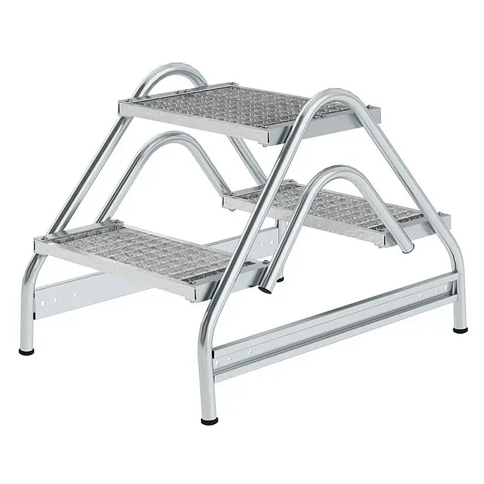 Proregal Treppenpodest Arbeitspodest beidseitig begehbar - Anzahl Tritte: 4 Stk., Arbeitshöhe: 2.500 mm, Belastbarkeit: 150 kg, Aluminium - Metall-Zweistufen-Arbeitsplattform mit geriffelten Stufen und gebogenen Haltegriffen.