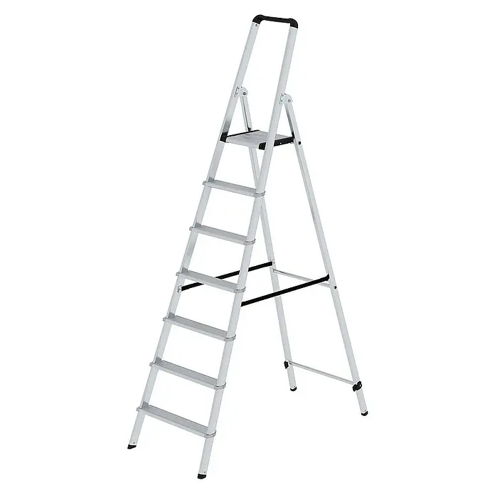 Proregal Stehleiter einseitig begehbar - Anzahl Tritte: 7 Stk., Arbeitshöhe: 3.650 mm, Belastbarkeit: 150 kg, Aluminium - Silberne Aluminium-Klappleiter mit mehreren Stufen und schwarzem Sicherheitsgriff.