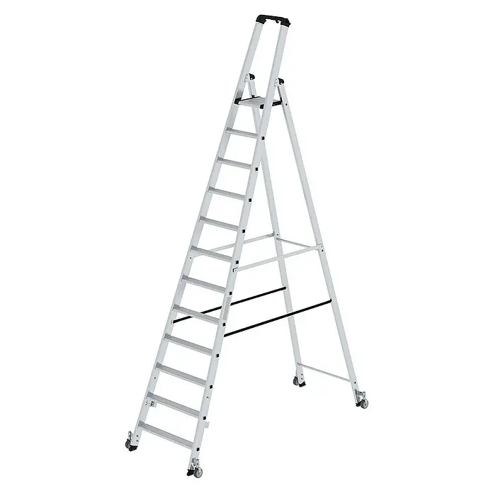 Proregal Stehleiter einseitig begehbar - Anzahl Tritte: 12 Stk., Arbeitshöhe: 4.800 mm, Belastbarkeit: 150 kg, Aluminium - Hohe silberne Aluminium-Plattformleiter mit Handlauf und Rollen für leichte Beweglichkeit.