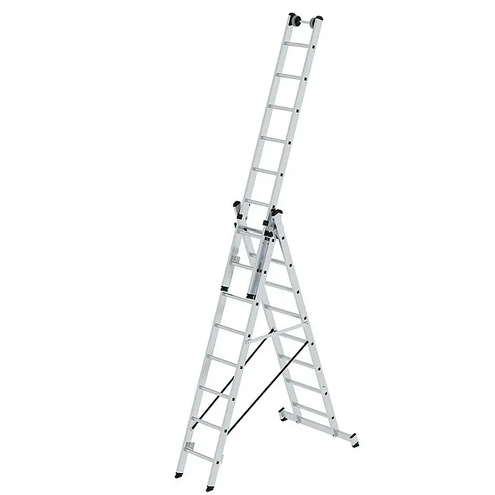 Proregal Mehrzweckleiter 3-teilig - Anzahl Tritte: 24 Stk., Arbeitshöhe: 6.900 mm, Belastbarkeit: 150 kg, Aluminium - Silberne Aluminium-Mehrzweckleiter, als Stehleiter mit ausgefahrenem Oberteil für verschiedene Höhen konfiguriert.
