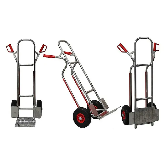 Proregal Sackkarre RAGNAR mit klappbarer Schaufel & PU-Bereifung - Aluminium, Traglast: 250 kg - Silberne Sackkarre mit roten Griffen und schwarzen Rädern, aus mehreren Winkeln gezeigt zum Transport schwerer Gegenstände.