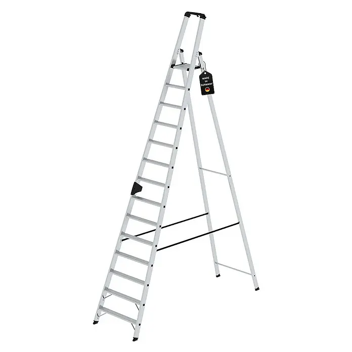 Proregal Stehleiter einseitig begehbar - Anzahl Tritte: 14 Stk., Arbeitshöhe: 5.250 mm, Belastbarkeit: 150 kg, Aluminium - Silberne Aluminium-Stehleiter mit mehreren Sprossen und 'Made in Germany'-Anhänger.
