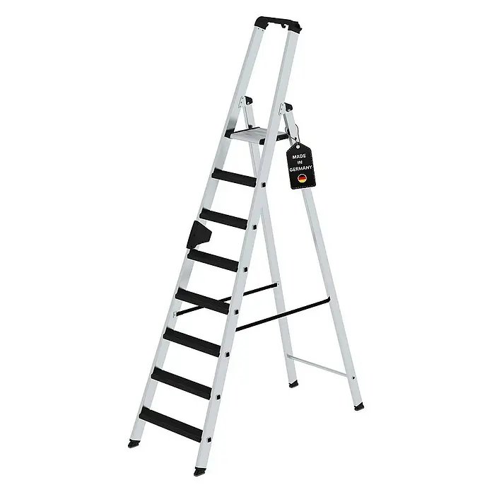 Proregal Stehleiter einseitig begehbar - Anzahl Tritte: 8 Stk., Arbeitshöhe: 3.850 mm, Belastbarkeit: 150 kg, Aluminium - Silberne Aluminium-Stehleiter mit schwarzen Stufen, einer oberen Plattform und einem „Made in Germany“-Etikett.