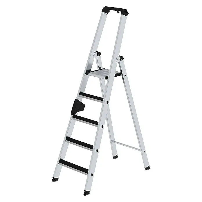 Proregal Stehleiter einseitig begehbar - Anzahl Tritte: 5 Stk., Arbeitshöhe: 3.150 mm, Belastbarkeit: 150 kg, Aluminium - Silberne Aluminium-Klapptritt mit schwarzen, rutschfesten Stufen, einer Plattform und einem Haltegriff.