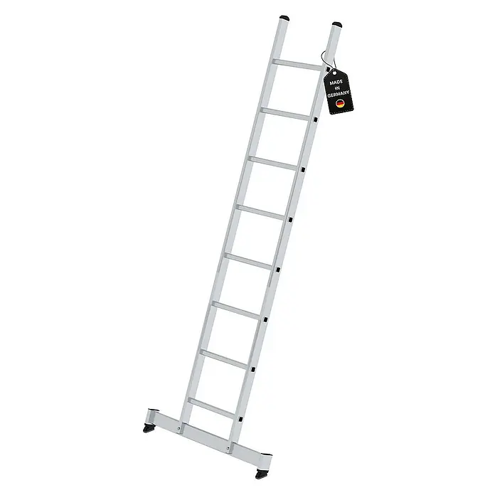 Proregal Anlegeleiter mit nivello®-Traverse - Anzahl Tritte: 8 Stk., Arbeitshöhe: 3.600 mm, Belastbarkeit: 150 kg, Aluminium - Silberne Aluminiumleiter mit schwarzen Füßen und „Made in Germany“-Etikett.