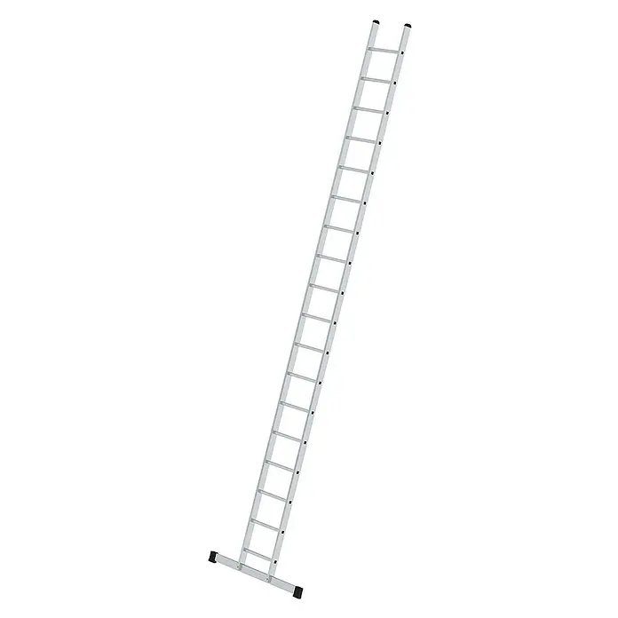 Proregal Anlegeleiter mit Standard-Traverse - Anzahl Tritte: 18 Stk., Arbeitshöhe: 6.400 mm, Belastbarkeit: 150 kg, Aluminium - Silberne Aluminium-Anlegeleiter mit schwarzen Füßen und stabilisierender Basis.