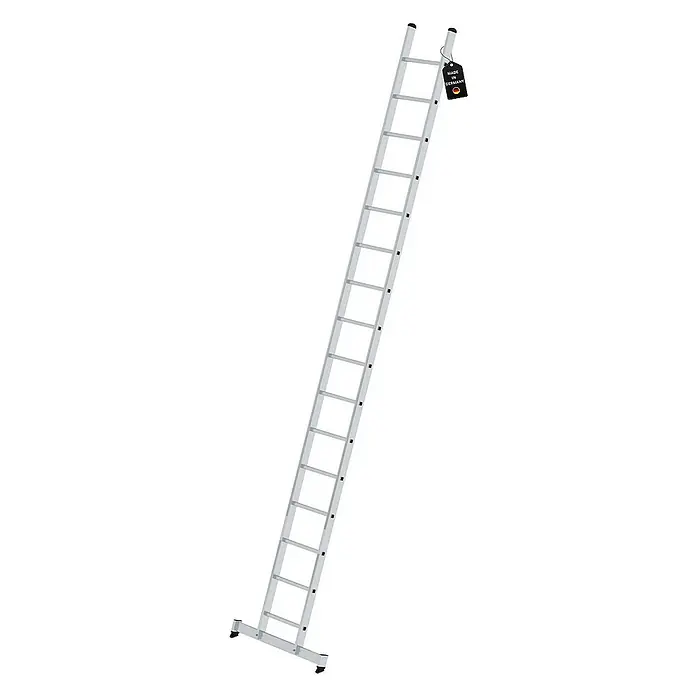 Proregal Anlegeleiter mit nivello®-Traverse - Anzahl Tritte: 16 Stk., Arbeitshöhe: 5.800 mm, Belastbarkeit: 150 kg, Aluminium - Silberne Aluminium-Anlegeleiter mit Stabilisatorbalken und 'Made in Germany' Etikett oben.