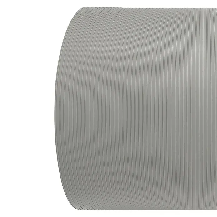 FA-Bausysteme Sichtschutzstreifen gerillt - 50 m x 19 cm, Grau - Detailaufnahme einer grauen, gerippten flexiblen Lüftungsrohrleitung, ideal für Belüftungssysteme und Klimaanlagen.