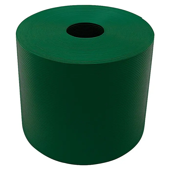 FA-Bausysteme Sichtschutzstreifen gerillt - 50 m x 19 cm, Moosgrün - Ein großes, grünes Spulenprodukt mit einem zentralen Loch. Es scheint aus vielen Schichten zusammengesetzt zu sein.
