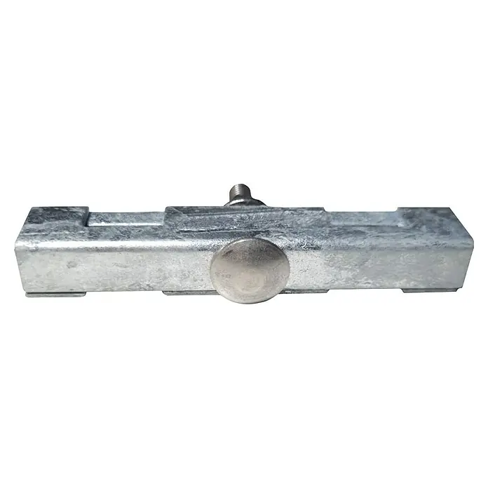 FA-Bausysteme Zaunverbinder - Silber, Stahl, Passend für: Doppelstabmattenzäune, 90 mm - Nahaufnahme eines metallischen Fensterverschlusses mit Knopf und Schraube, ideal für die Sicherheit Ihres Zuhauses.