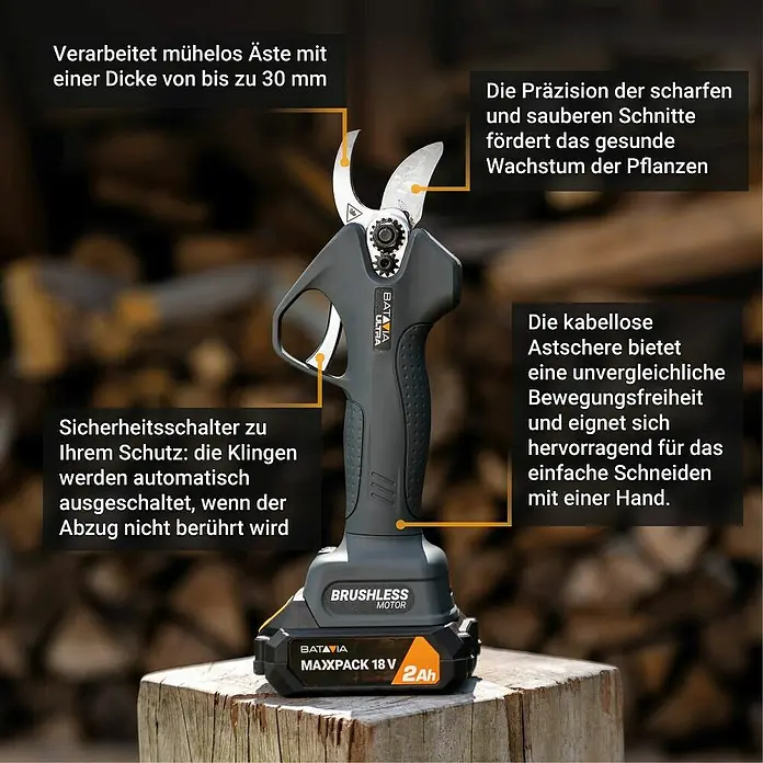 Batavia Akku-Astschere 18V - 18 V, Ohne Akku, Max. Aststärke: 30 mm - Die Batavia Akku-Astschere Ultra, mit der mühelos Äste bis zu 30mm Durchmesser geschnitten werden können, präsentiert sich auf einem Holzklotz.