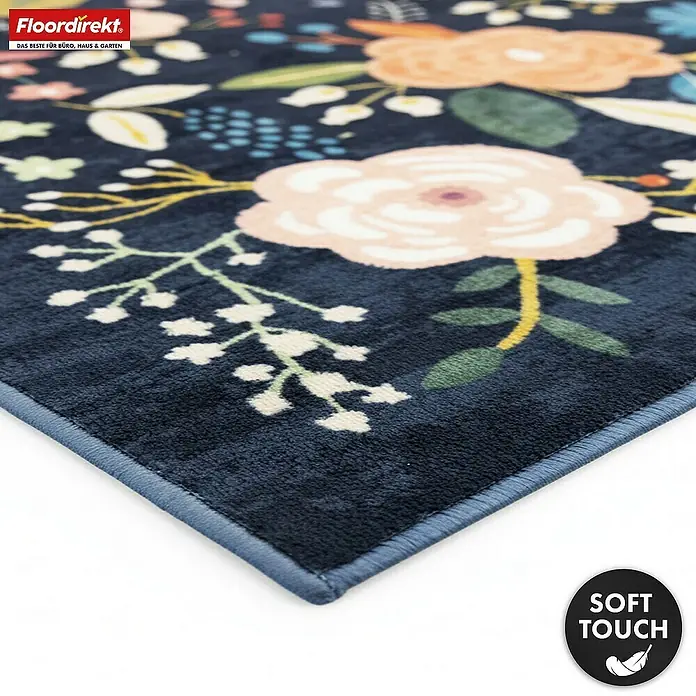 Floordirekt Kurzflorteppich Damaskus 160 x 230 cm - Blau - Dunkelblauer Teppich mit weicher, plüschiger Textur und einem Blumenmuster aus hellrosa und weißen Blüten.