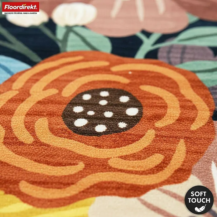 Floordirekt Kurzflorteppich Tropica 200 x 290 cm - Multicolor, 290 x 200 cm - Nahaufnahme eines Soft-Touch-Teppichs mit orangem Blumenmuster auf dunklem Grund.