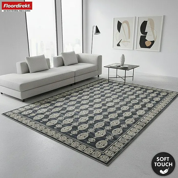 Floordirekt Kurzflorteppich Marrakesh 160 x 230 cm - Anthrazit, 230 x 160 cm - Dunkelgrauer Teppich mit cremefarbenen Mustern und Bordüren, weiche Haptik, in einem modernen Wohnzimmer.