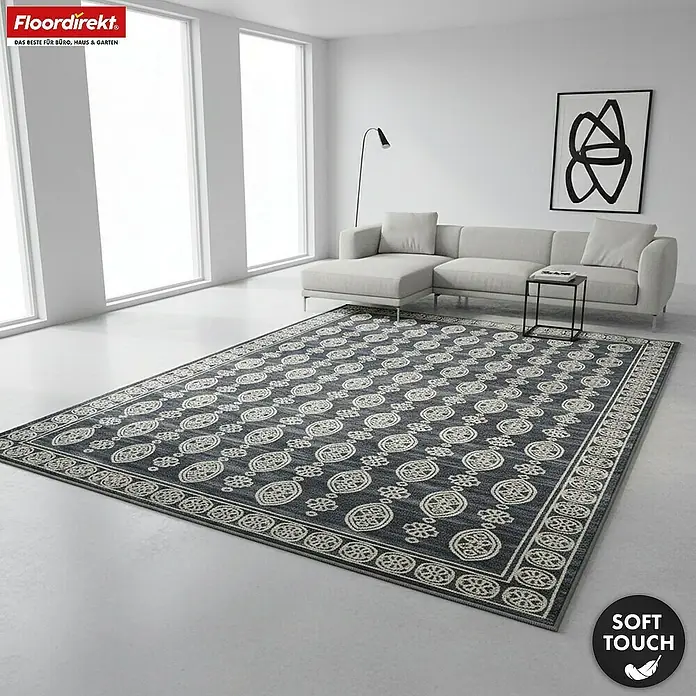 Floordirekt Kurzflorteppich Marrakesh 160 x 230 cm - Anthrazit, 230 x 160 cm - Großer dunkelblau-grauer Teppich mit hellen Mustern und Zierrand in einem modernen Wohnzimmer.