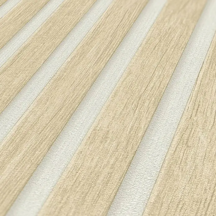 Tadessi Vliestapete 0 - Weiß, Streifen, 10,05 x 0,53 m - Strukturierte Tapete mit diagonalen hellen Holzmaserungsstreifen, die sich mit cremeweißen Texturabschnitten abwechseln.