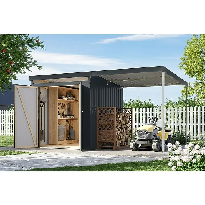 Karibu Gerätehaus Marder 2 - Außenmaß inkl. Dachüberstand (B x T): 420 x 215 cm, Stahl, Anthrazit - Ein geräumiger Gartenschuppen mit offenem Anbau, der viel Stauraum bietet und einen gelben Rasentraktor beherbergt.