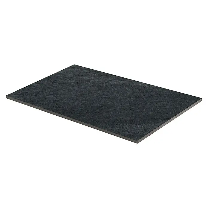 Terrassenfliese Museo Ardesia - 60 x 90 x 2 cm, Nera, Matt - Nahaufnahme einer dunklen Schieferfliese mit leichter Textur, ideal für moderne Inneneinrichtungen und als robustes, langlebiges Bodenmaterial.