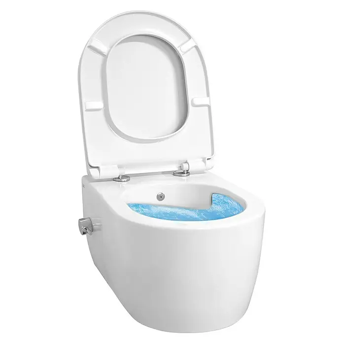 Temtasi Wand-Dusch-WC-Set Solid - Spülrandlos, Ohne Spezialglasur, Spülform: Tief, WC Abgang: Waagerecht, Weiß - Das Bild zeigt eine moderne Toilette mit Bidetfunktion in Weiß, wobei der Deckel geöffnet ist und blaues Wasser im Becken sichtbar ist.