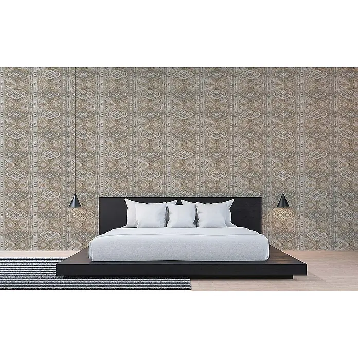 Tadessi Vliestapete M1-No.1608 - Weiß, Sonstiges, 10,05 x 0,53 m - Gemusterte Tapete in Beige- und Grautönen als dekorativer Hintergrund in einem modernen Schlafzimmer.