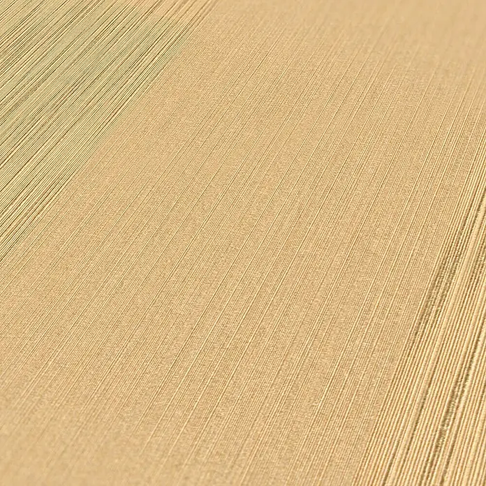 Tadessi Vliestapete M1-No.3803 - Gelb, Streifen, 10,05 x 0,53 m - Hellbeige texturierte Oberfläche mit feinem, diagonalem Linienmuster, ähnlich Stoff oder Tapete.