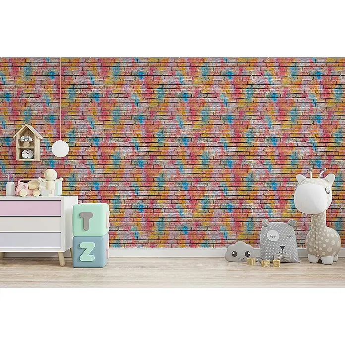 Tadessi Vliestapete M1-No.2638 - Mehrfarbig, Steinoptik, 10,05 x 0,53 m - Bunte Ziegelstein-Tapete mit rosa, gelben und blauen Akzenten, die eine Kinderzimmerwand schmückt.