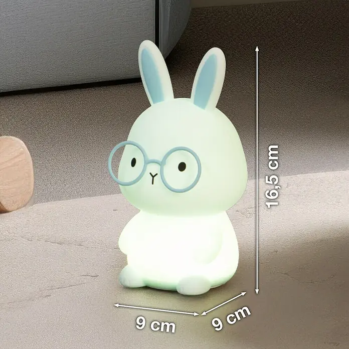 FHL easy LED-Nachtlicht Felix - 0,4 W, L x B x H: 9 x 9 x 16,3 cm, RGBW, Hase Felix - Niedliche, leuchtende Hasenlampe mit Brille. Perfekt als Nachtlicht oder zur Dekoration, mit den Maßen 16,5 cm Höhe und 9 cm Breite.