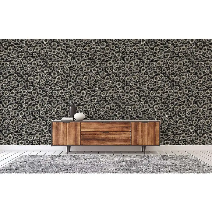 Tadessi Vliestapete M1-No.527 - Schwarz, Floral, 10,05 x 0,53 m - Tapete mit dichtem Muster aus hellen, umrissenen Sonnenblumen und Blättern auf dunklem Hintergrund in modernem Interieur.