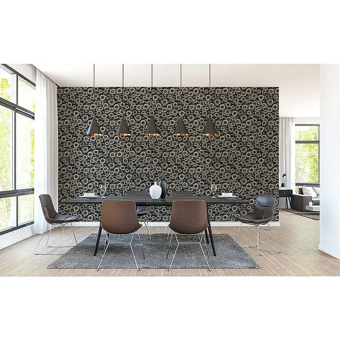 Tadessi Vliestapete M1-No.527 - Schwarz, Floral, 10,05 x 0,53 m - Esszimmer-Tapete mit sich wiederholendem Muster stilisierter Sonnenblumen in Beige und Schwarz an einer Wand.