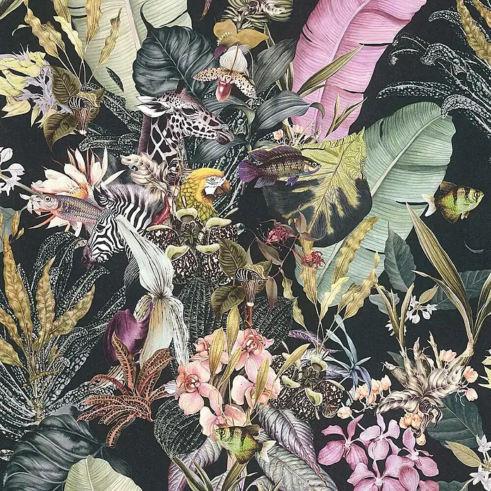 Tadessi Vliestapete M1-No.779 - Schwarz, Floral, 10,05 x 0,53 m - Dschungelmuster mit Giraffe, Zebra, Papagei und Fischen zwischen üppigen Pflanzen und rosa Orchideen auf dunklem Hintergrund.