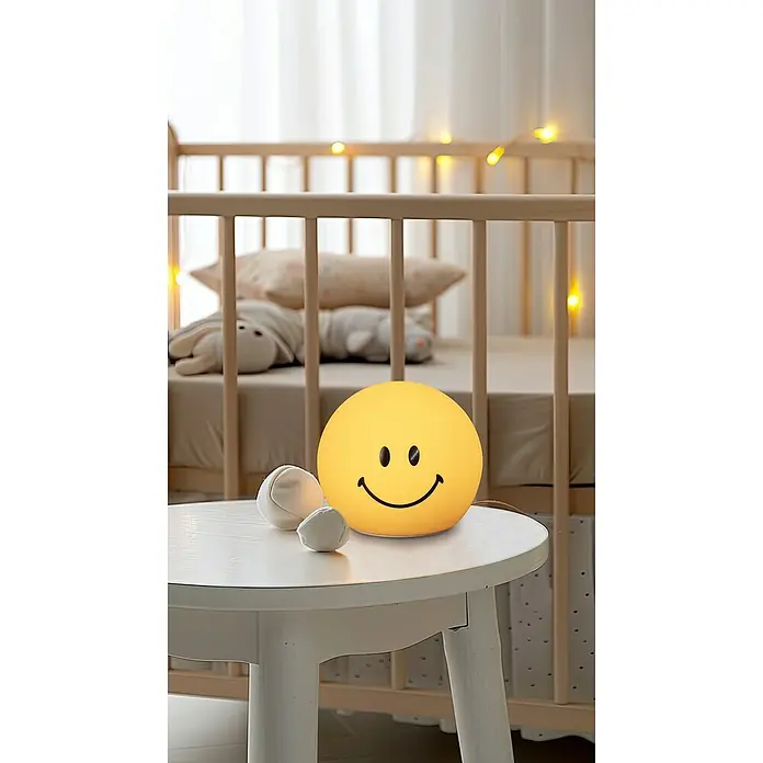 FHL easy LED-Nachtlicht GlowMoji - 0,3 W, L x B x H: 13 x 13 x 12 cm, Warmweiß, Smiley Yellow - Lächelnde Nachttischlampe sorgt für eine freundliche Atmosphäre. Sie wirft ein sanftes Licht für eine angenehme Nacht.