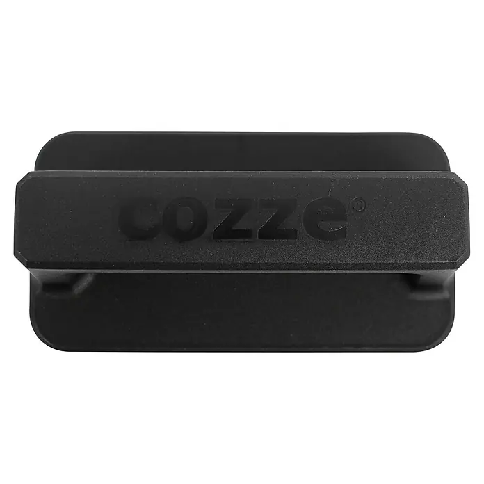 Cozze Grillbürste für Grillplatten - L x B: 14,3 x 7,3 cm - Eine Nahaufnahme eines schwarzen Cozze-Pizzaofen-Gasreglers, der die Steuerung und den Komfort beim Kochen im Freien optimiert.