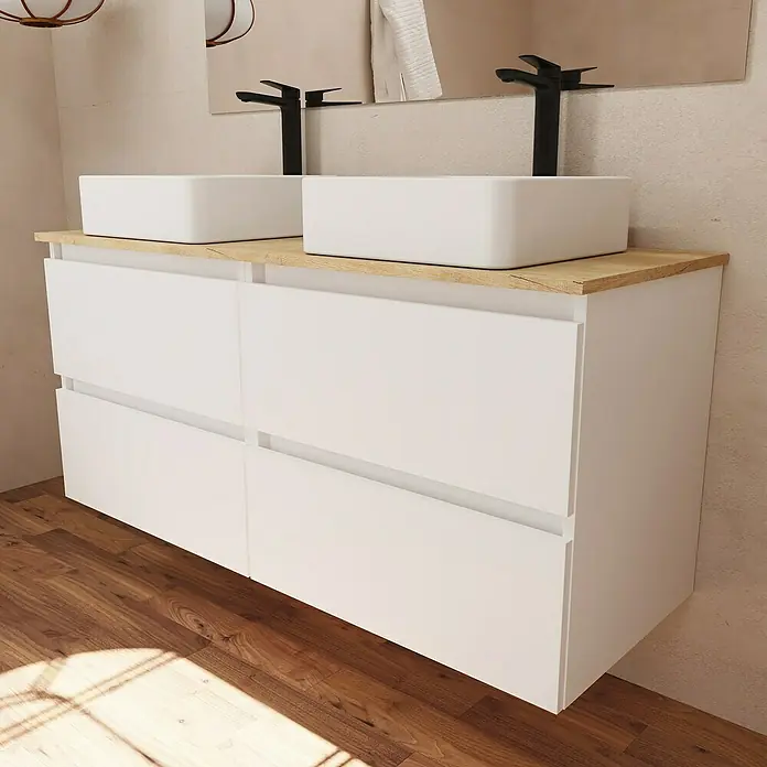 Conjunto de mueble de baño White - Ancho: 120 cm, Blanco, Mate, 3 pzs. - Un tocador doble moderno con lavabos sobre encimera blancos y un mueble con encimera de madera.