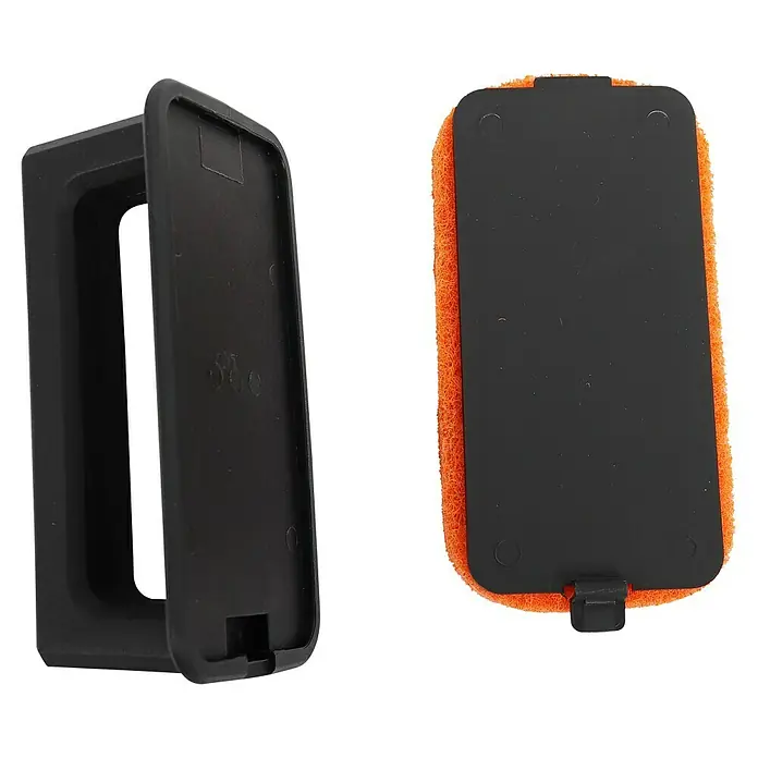 Cozze Grillbürste für Grillplatten - L x B: 14,3 x 7,3 cm - Abgebildetes Produkt: ein magnetischer Fensterputzer, bestehend aus zwei schwarzen Kunststoffhälften und einem orangefarbenen Reinigungspad.