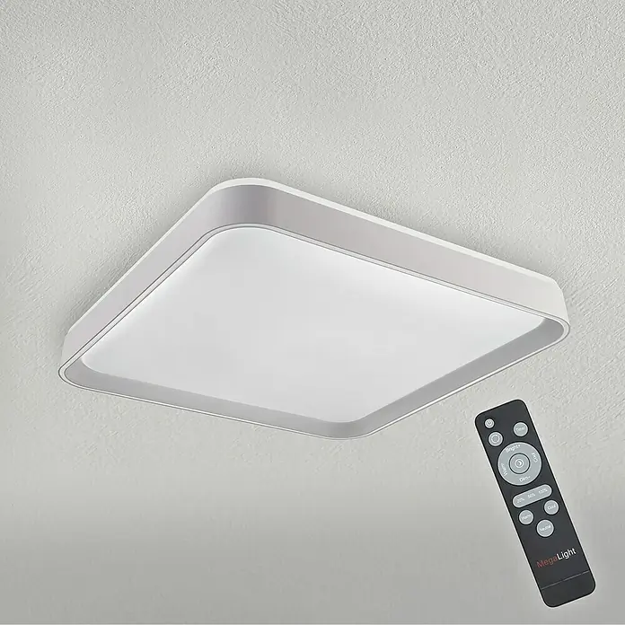 MegaLight LED-Deckenleuchte Shining Saturn - 44 W, Weiß, Warmweiß - Nahaufnahme einer quadratischen Deckenleuchte mit abgerundeten Kanten und einer Fernbedienung zur Steuerung der Helligkeit.