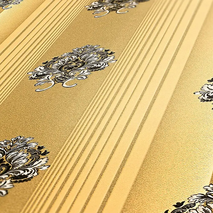 Tadessi Vliestapete M1-No.2337 - Gold, Streifen, 10,05 x 0,53 m - Goldene gestreifte Tapete mit schwarzen und weißen Damastmustern.
