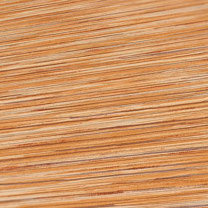 Tadessi Vliestapete M1-No.1369 - Orange, Streifen, 10,05 x 0,53 m - Hellbraune Holzmaserung mit feinen, parallelen Linien.