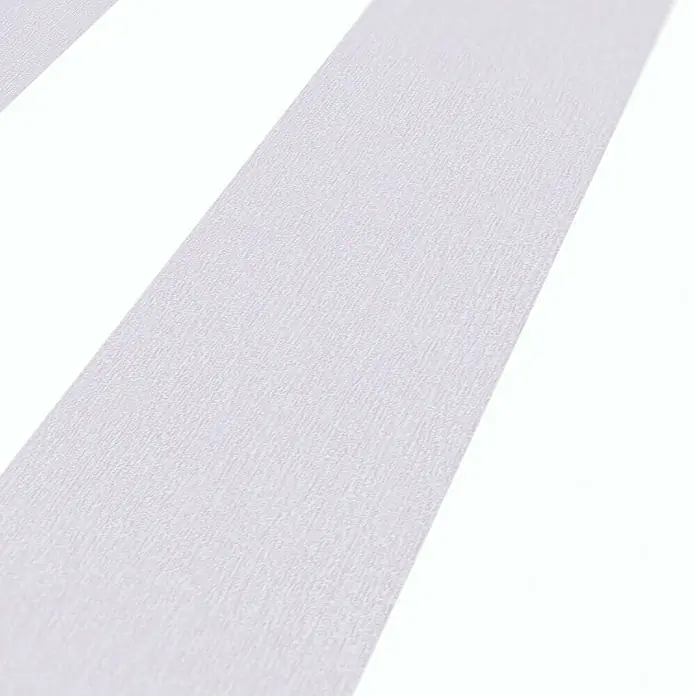Tadessi Vliestapete M1-No.770 - Grau, Streifen, 10,05 x 0,53 m - Strukturierter hellgrauer oder weißer Streifen, möglicherweise Papier oder Klebeband.