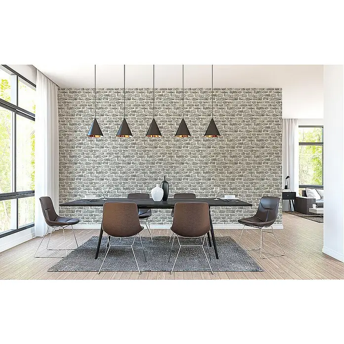 Tadessi Vliestapete M1-No.2635 - Grau, Steinoptik, 10,05 x 0,53 m - Moderner Essbereich mit dunklem Tisch, braunen Stühlen und fünf konischen Pendelleuchten.