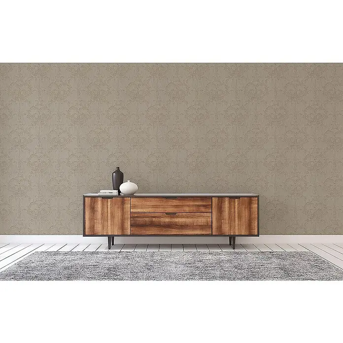 Tadessi Vliestapete M1-No.3860 - Braun, Streifen, 10,05 x 0,53 m - Modernes Holzsideboard mit zwei Schubladen und Türen, dekoriert mit Vasen und Büchern.